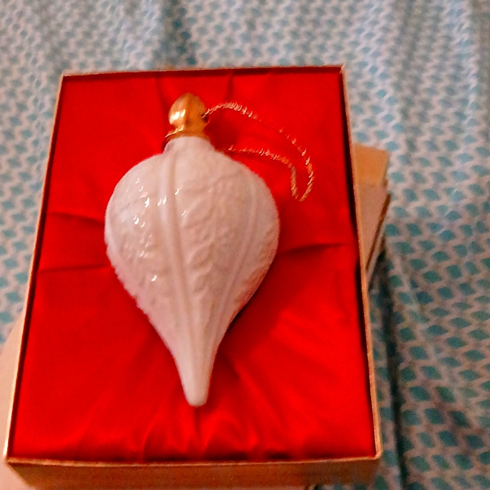 Lenox 1983 Xmas ornament